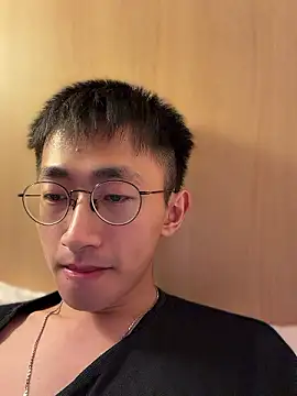 Snapshot of lewdAboyKawaii chatting on 05.28.26 lewdAboyKawaii online show from 05.28.26