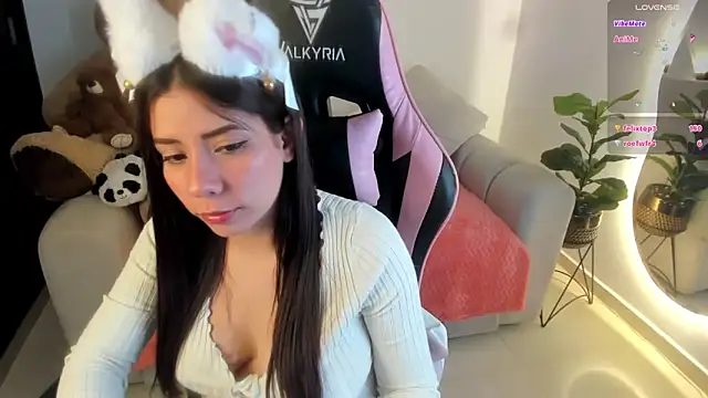 Snapshot of eval_lee18 chatting on 02.27.25 eval lee18 online show from 02.27.25