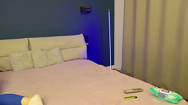 Mila Anders online show from 09.09.25