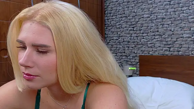 CuteBlondeMe online show from 12.05.25