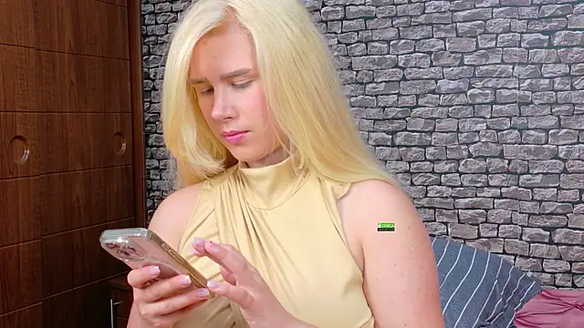 Snapshot of CuteBlondeMe chatting on 07.14.26 CuteBlondeMe online show from 07.14.26