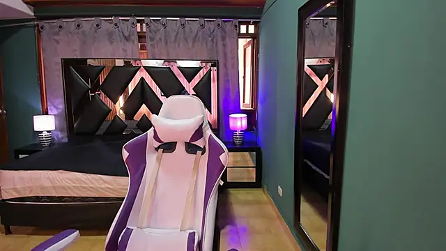 Linda4Petite online show from 02.19.25