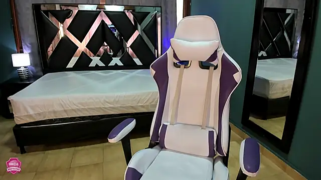 Linda4Petite online show from 03.21.25