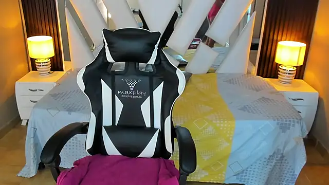 Linda4Petite online show from 09.16.25