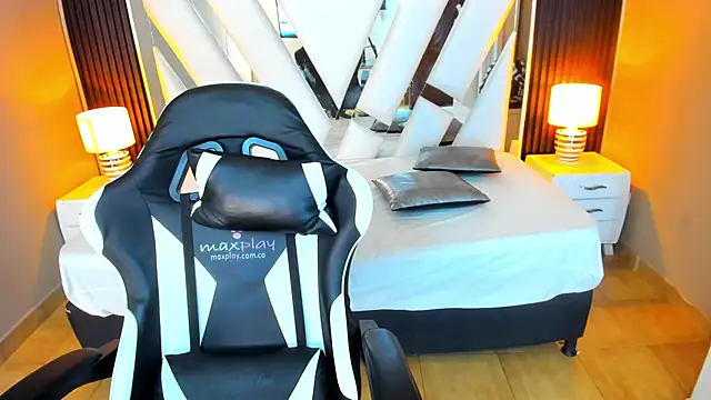 Linda4Petite online show from 10.29.25