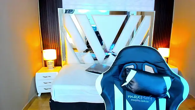 Linda4Petite online show from 11.05.25