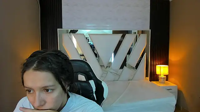 Linda4Petite online show from 03.29.26