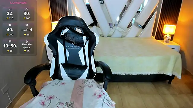 Linda4Petite online show from 04.25.26