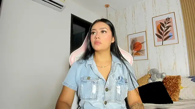 Snapshot of CameronCollins_ chatting on 01.24.25 CameronCollins online show from 01.24.25