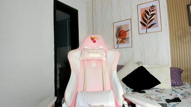 Snapshot of CameronCollins_ chatting on 03.06.25 CameronCollins online show from 03.06.25