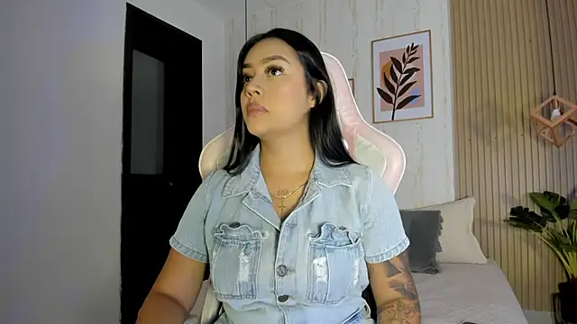 Snapshot of CameronCollins_ chatting on 09.23.25 CameronCollins online show from 09.23.25