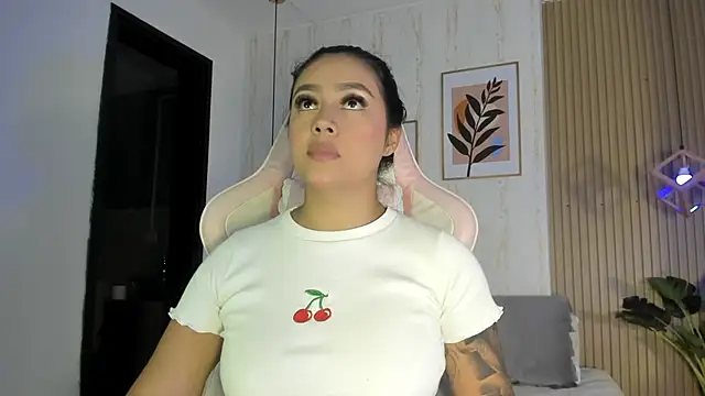 Snapshot of CameronCollins_ chatting on 10.06.25 CameronCollins online show from 10.06.25