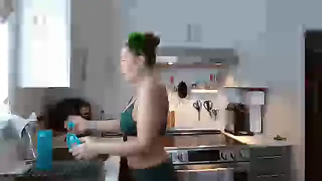 Ellie-L-Elizabeth online show from 03.17.25