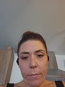 Ellie-L-Elizabeth online show from 10.17.25