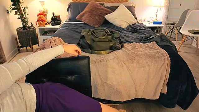 Ellie-L-Elizabeth online show from 11.28.25