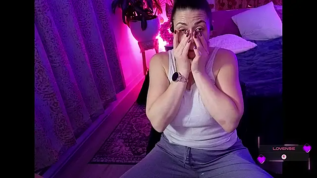 Ellie-L-Elizabeth online show from 02.14.26