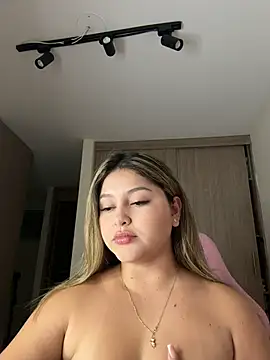 lunablossom  online show from 02.25.26