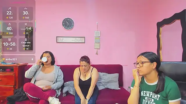 lesbiancuple online show from 10.16.25