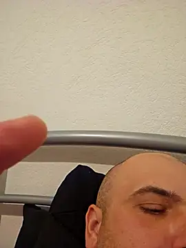 Snapshot of mario890605 chatting on 09.17.25 mario890605 online show from 09.17.25