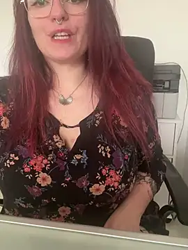 LunaMoongirl online show from 02.24.25