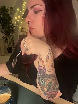 LunaMoongirl online show from 11.29.25