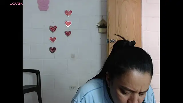 Snapshot of Dulce_Anita chatting on 06.25.26 Dulce Anita online show from 06.25.26