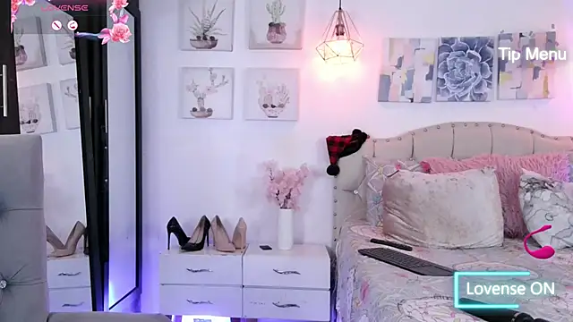 Snapshot of Dulce_Morrys chatting on 12.27.24 Dulce Morrys online show from 12.27.24