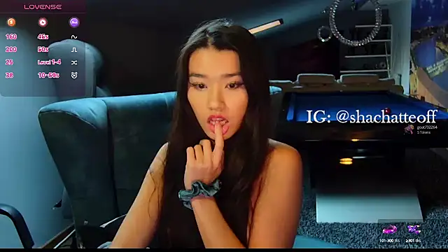 Snapshot of shachatteof chatting on 10.13.25 shachatteof online show from 10.13.25