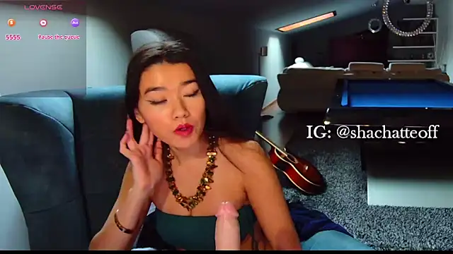 Snapshot of shachatteof chatting on 11.26.25 shachatteof online show from 11.26.25