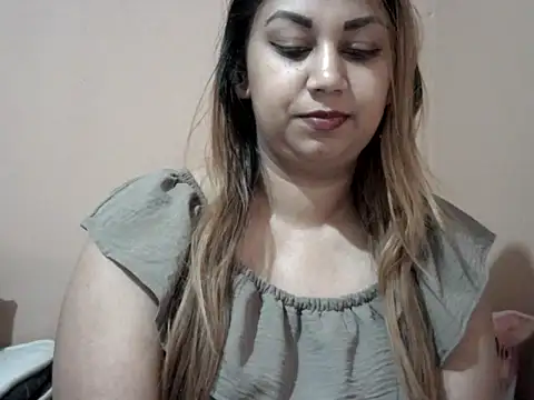 bellachow10 online show from 12.17.25