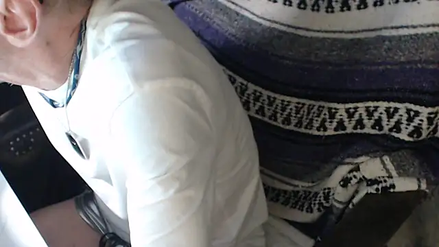 Snapshot of QueenDenizeAndTheCaptain chatting on 10.17.25 QueenDenizeAndTheCaptain online show from 10.17.25