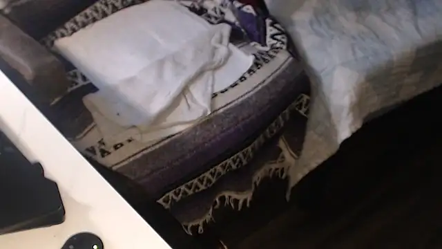 Snapshot of QueenDenizeAndTheCaptain chatting on 10.21.25 QueenDenizeAndTheCaptain online show from 10.21.25