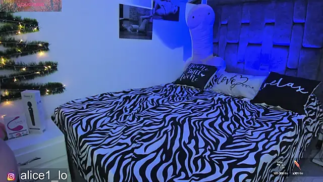 Snapshot of candy_alicee chatting on 12.27.24 candy alicee online show from 12.27.24