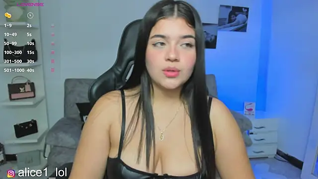 Snapshot of candy_alicee chatting on 11.22.25 candy alicee online show from 11.22.25