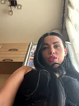 CrazzyChicks online show from 02.20.26