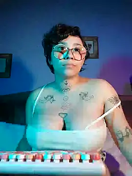 Snapshot of Lilmuh_ chatting on 12.15.24 Lilmuh online show from 12.15.24