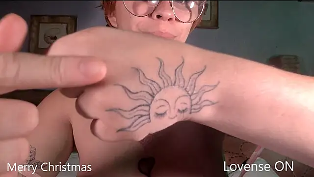 Snapshot of Lilmuh_ chatting on 12.19.24 Lilmuh online show from 12.19.24