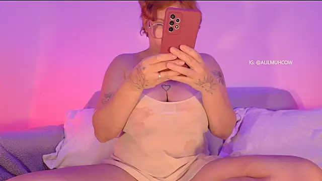 Snapshot of Lilmuh_ chatting on 09.27.25 Lilmuh online show from 09.27.25