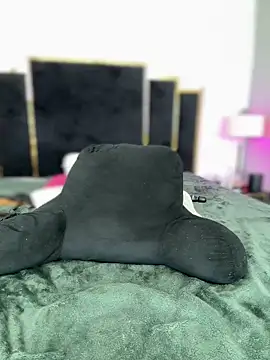 Snapshot of KarissaChantelle chatting on 12.09.24 KarissaChantelle online show from 12.09.24