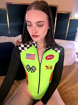 Snapshot of KarissaChantelle chatting on 10.31.25 KarissaChantelle online show from 10.31.25