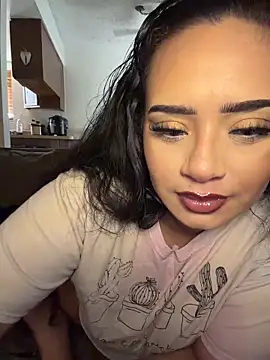 Snapshot of CarmelaAnthony chatting on 10.26.25 CarmelaAnthony online show from 10.26.25