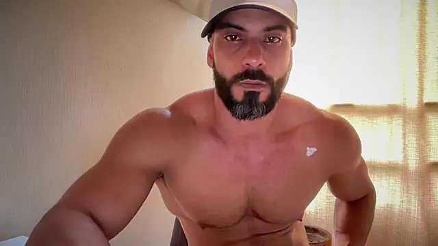 Snapshot of romeolovedark chatting on 05.19.26 romeolovedark online show from 05.19.26