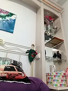 Snapshot of laura_dirtyhot chatting on 12.03.25 laura dirtyhot online show from 12.03.25