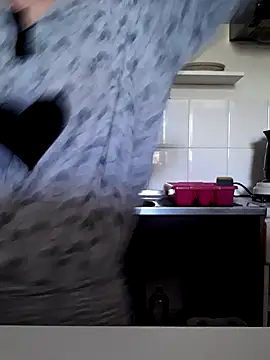 Moi Lina online show from 10.04.25