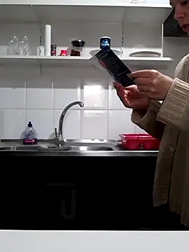 Moi Lina online show from 11.05.25