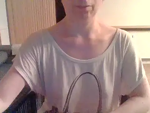 Moi Lina online show from 07.20.26