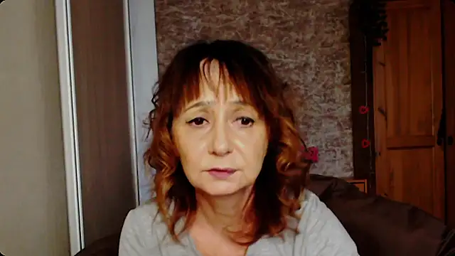 Snapshot of AnnieEltgant chatting on 01.09.26 AnnieEltgant online show from 01.09.26