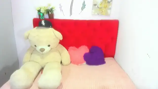 GiannaGoddes online show from 01.13.25