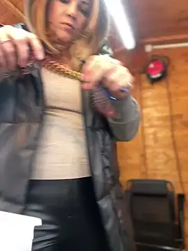 DaisyVibesss online show from 01.04.25