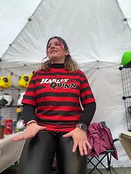 DaisyVibesss online show from 02.26.25